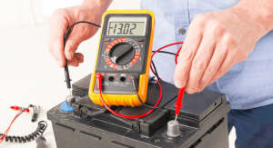How to use a battery tester?