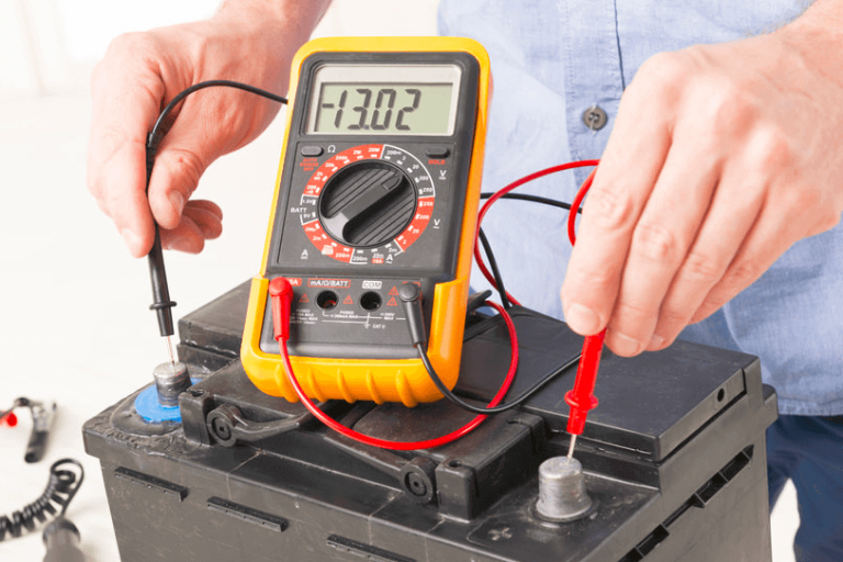 How to use a battery tester?