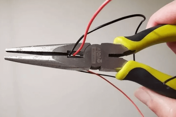 How to cut wire without wire cutters?