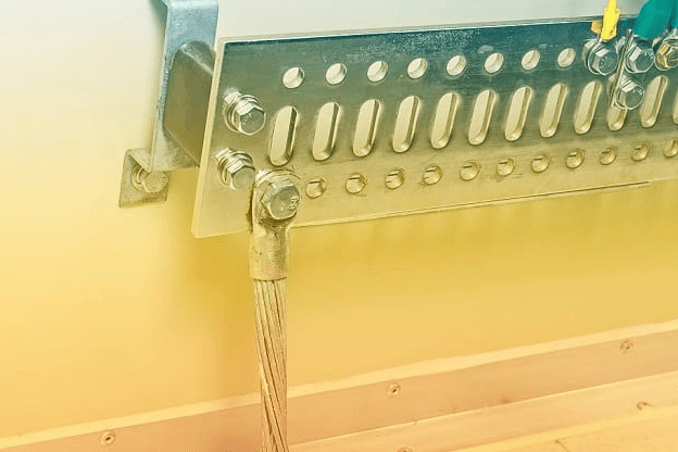 How to Run a Ground Wire to an Electrical Panel