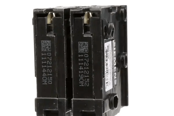 What are the dangers of using the wrong circuit breaker on Siemens panelboard?