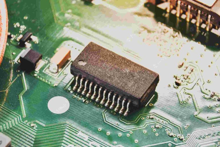 How to Remove an Integrated Circuit Without Damaging It