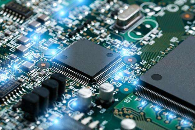 Common Challenges in the Semiconductor Parts Industry and How to Overcome Them