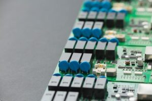 The Advantages of Using Transistors in Oscillator Circuits